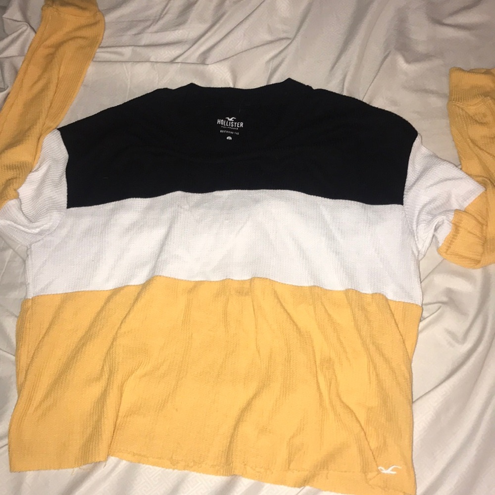 Holister sweater 💛